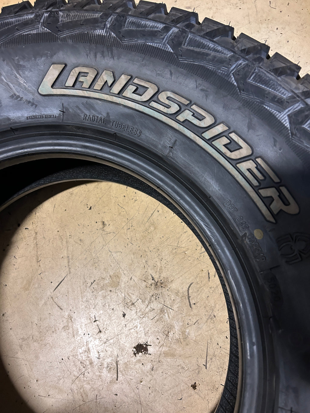 NOS LANDSPIDER WILDTRAXX A/T RWL P 245 75 16 111T ALL TERRAIN TIRE DAT003