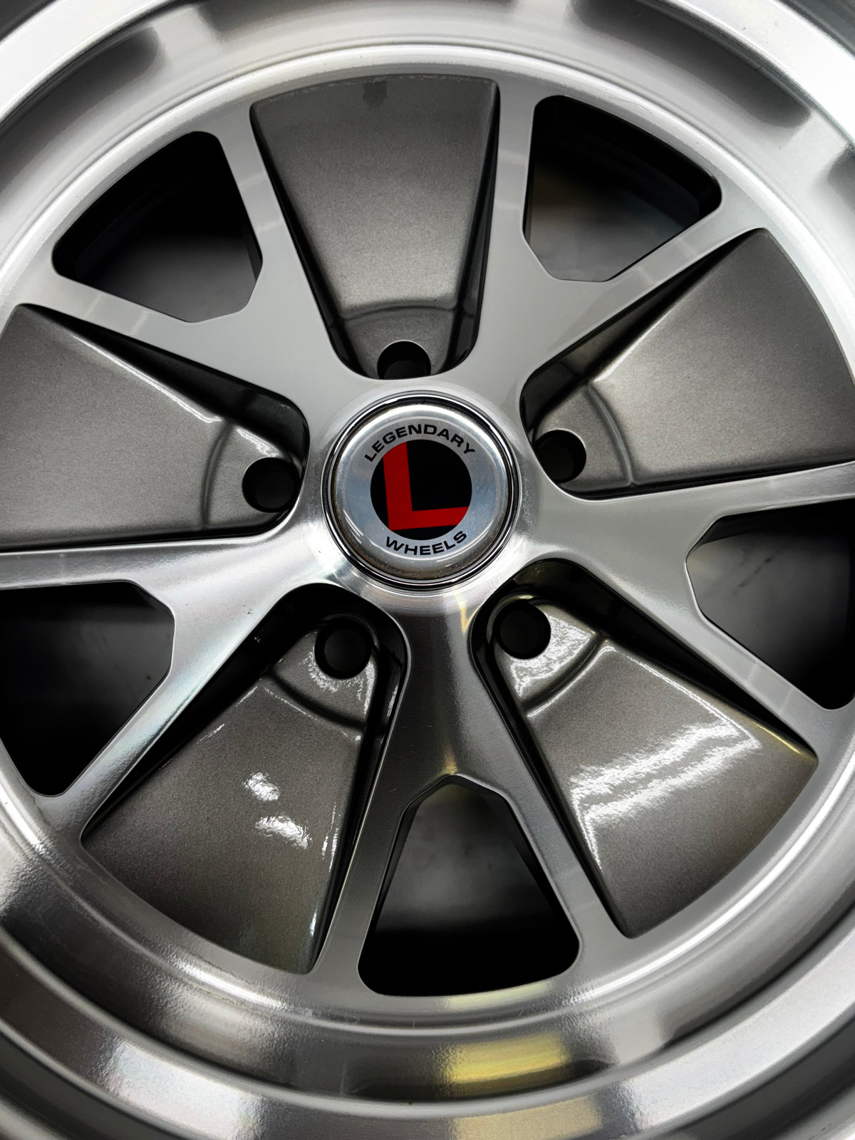 LEGENDARY WHEEL CO. STYLED ALLOY WHEEL 17"X8" CHARCOAL/MACHINED 5X114.3 ET7.4