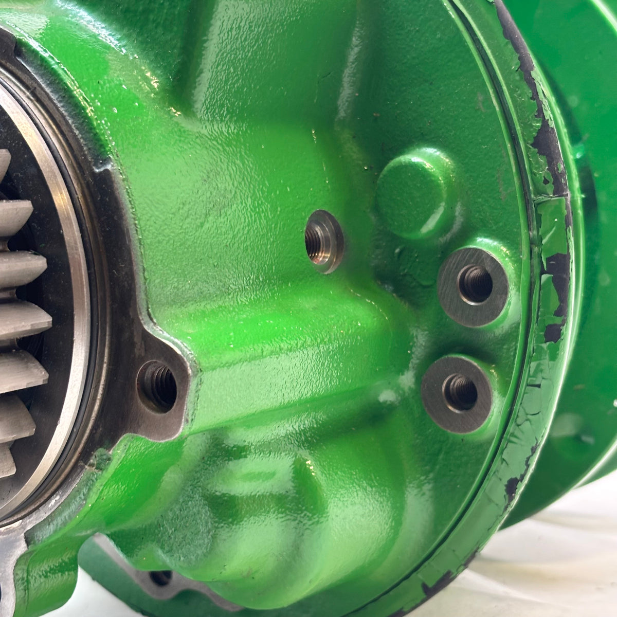JOHN DEERE ENGINE FAN DRIVE RE578435
