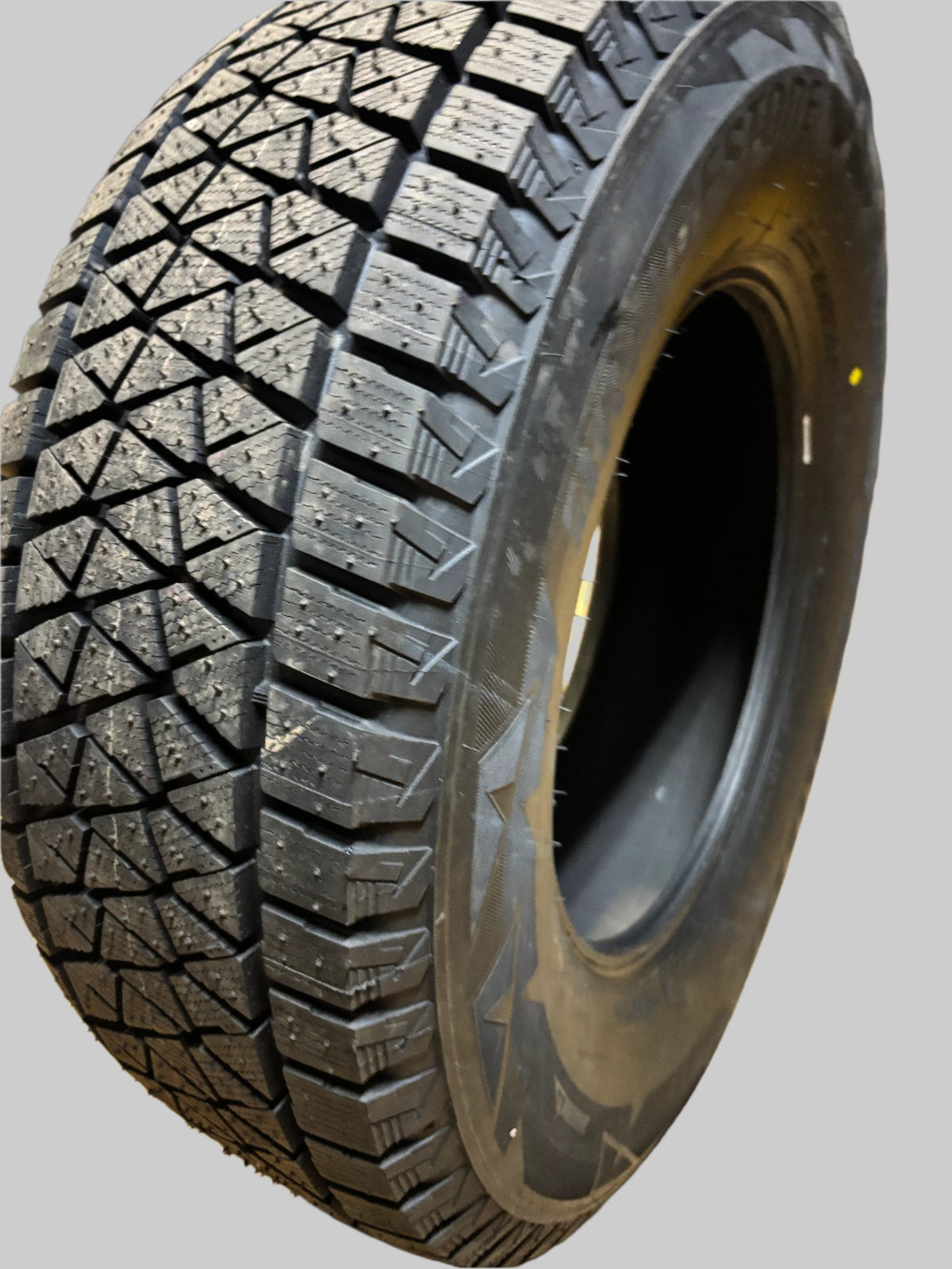 BRIDGESTONE BLIZZAK DM-V2 P 265 70 17 115R SL SNOW WINTER TIRES 016457