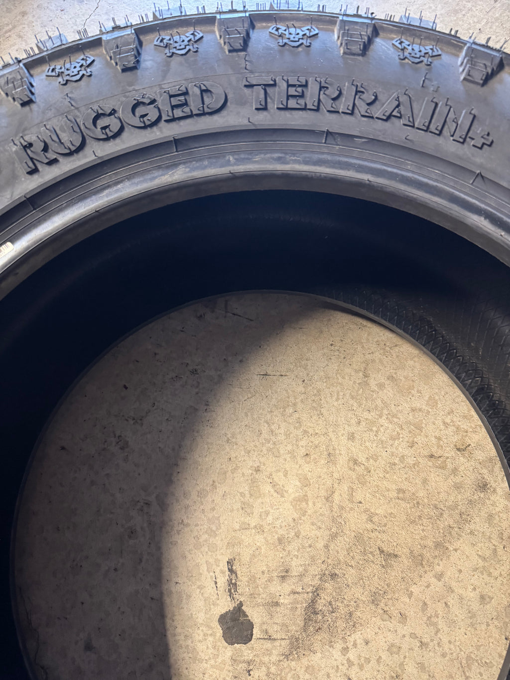 NOS PATRIOT RUGGED TERRAN+ BSW LT 295 55 20 123/120Q 10PLY TIRE PASYTH0108