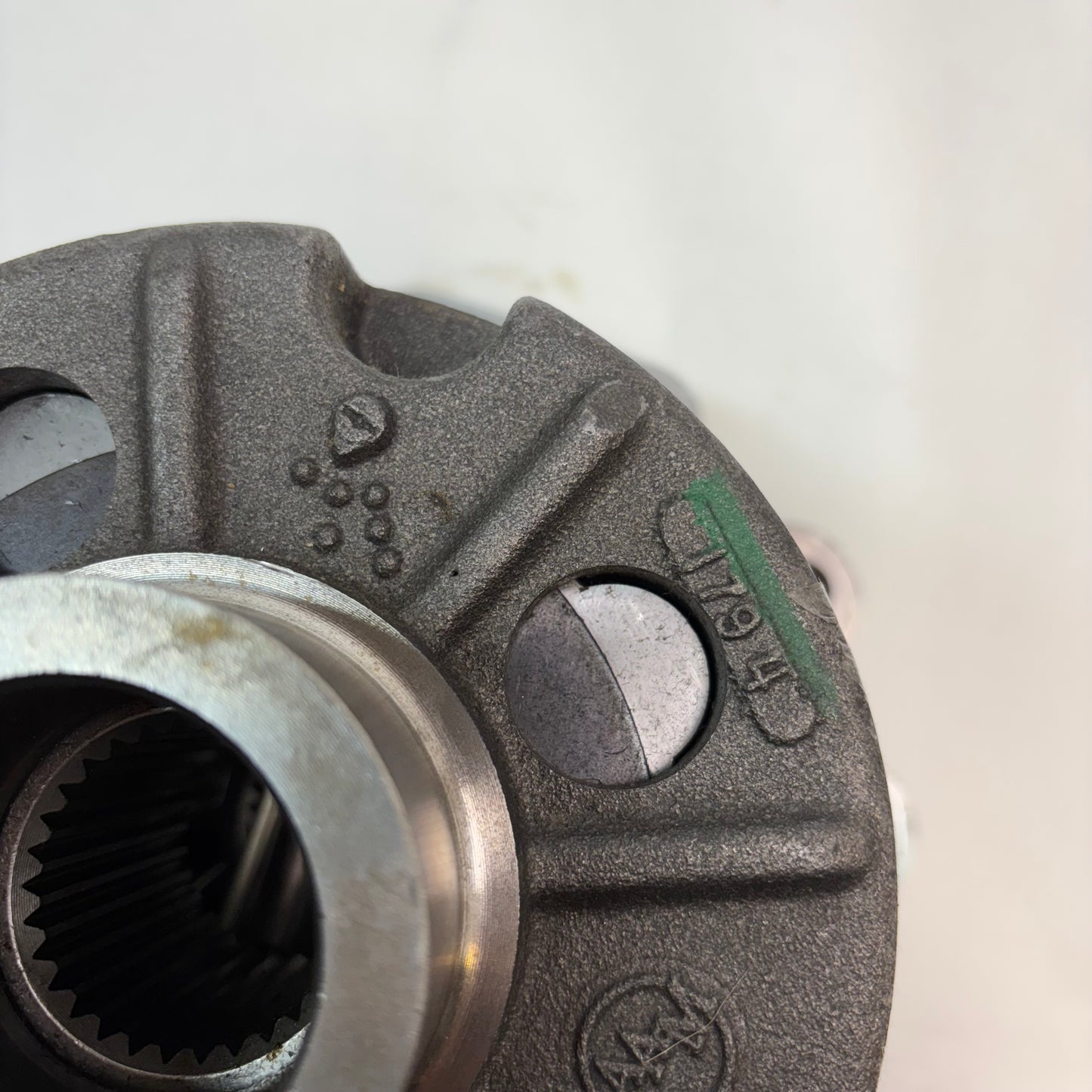 AAM LIMITED SLIP DIFFERENTIAL 30 SPLINE 10" H FOR DODGE 40193800