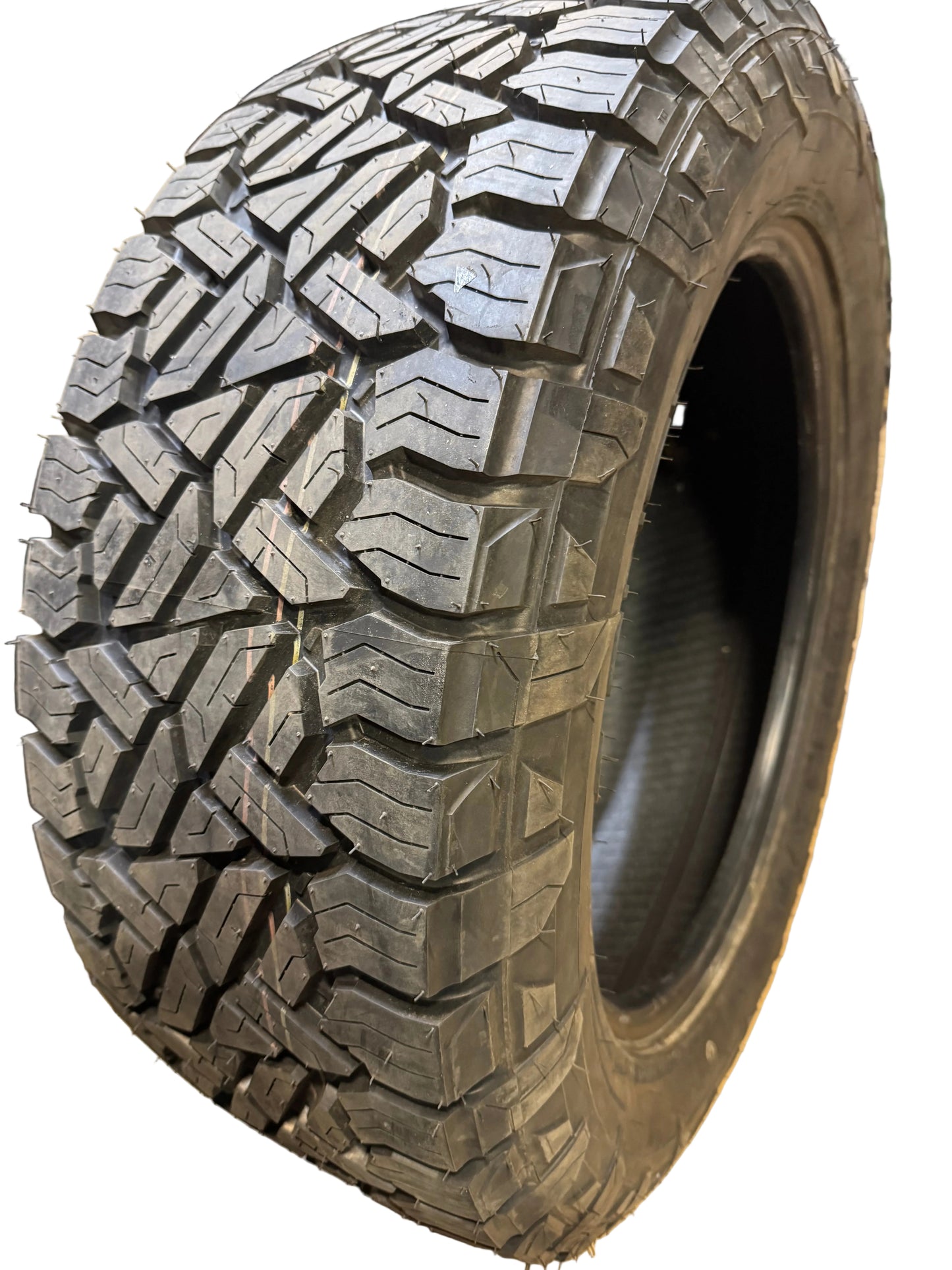 FUEL GRIPPER A/T BSW P 275 55 20 117S XL ALL TERRAIN TIRE RFAT27555R20