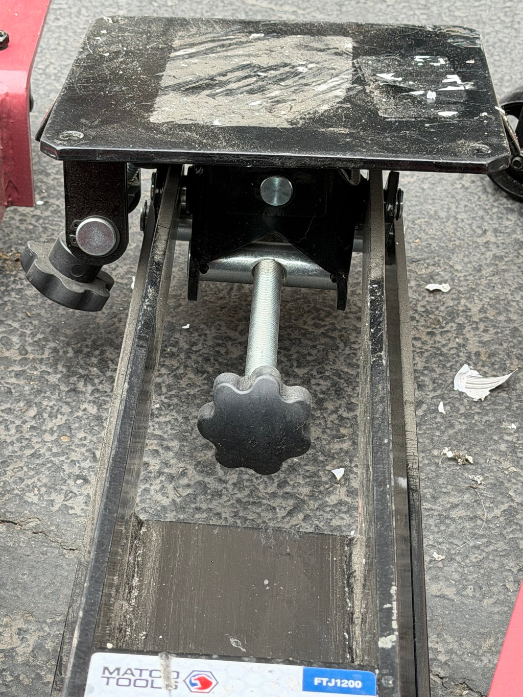 MATCO TOOLS 1200LBS FLOOR STYLE TRANSMISSION JACK FTJ1200