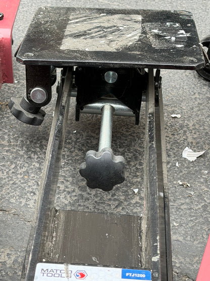 MATCO TOOLS 1200LBS FLOOR STYLE TRANSMISSION JACK FTJ1200