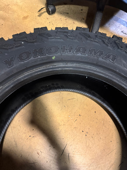 2 YOKOHAMA GEOLANDAR M/T G003 BSW LT 275 65 20 126/123Q  MUD TERRAIN TIRE 110133335