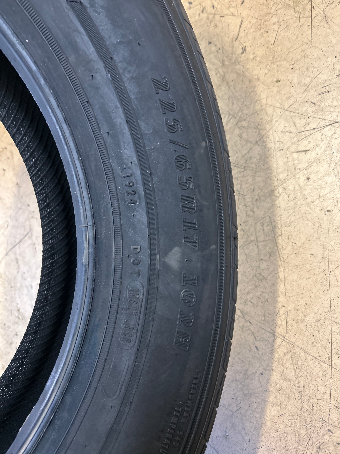 GOODYEAR ASSURANCE FINESSE BSW P 225 65 17 102H ALL SEASON TIRE 681517566