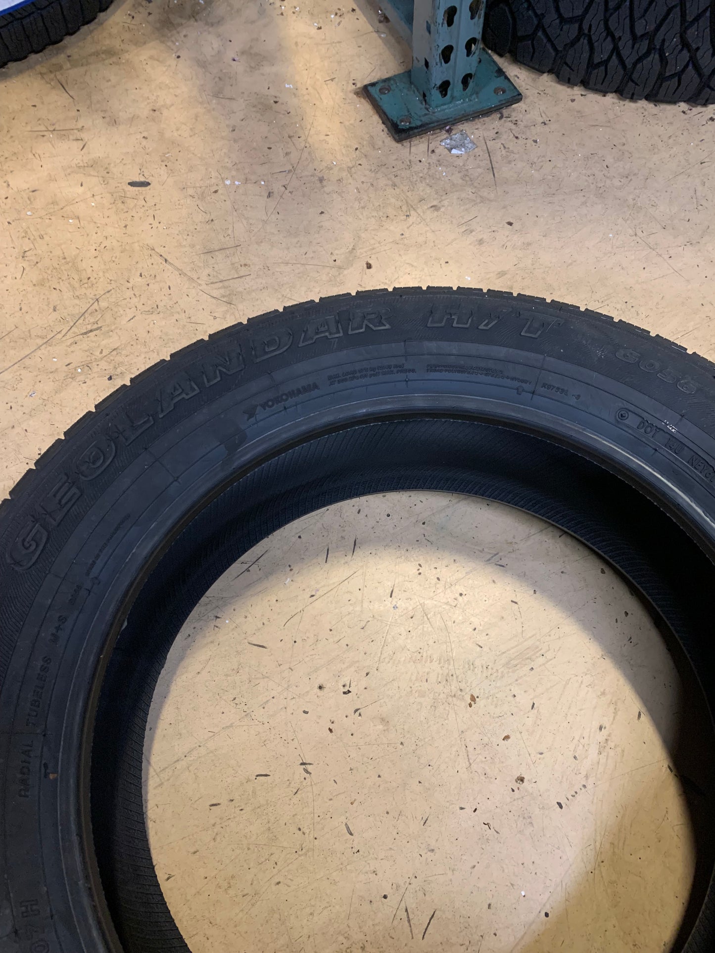 YOKOHAMA GEOLANDAR H/T G056 BSW P 245 60 20 107H HIGHWAY TIRE 110105644
