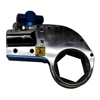 BOLTTECH TORQUE WRENCH TL4 WITH A 2 3/4" SOCKET