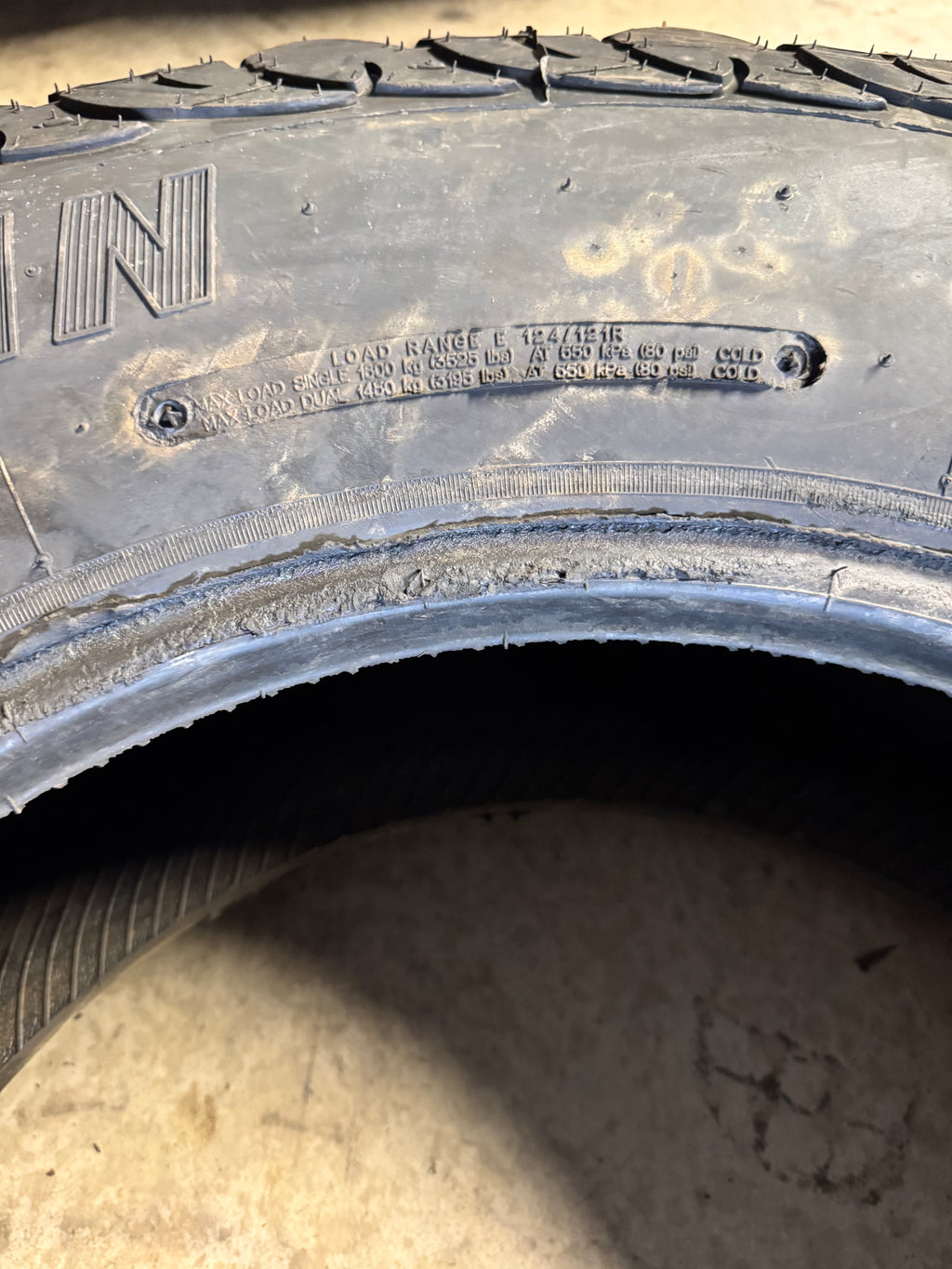 2 NOS TREADWRIGHT AXIOM BSW LT 265 70 18 124/121R 10PLY ALL TERRAIN TIRE TWA2657018