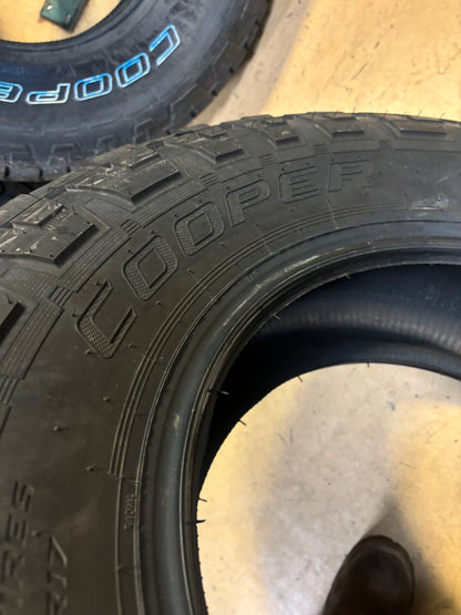 COOPER DISCOVERER AT3 XLT BSW LT 285 70 17 121/118S ALL TERRAIN TIRE 170053002