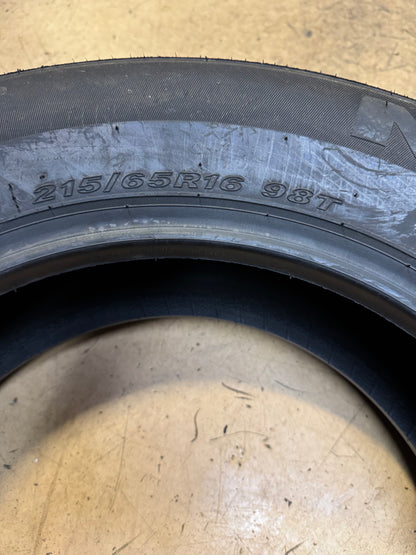 NOS NEXEN NPRIZ AH5 BSW P 215 65 17 98T ALL SEASON TIRE 15143NXK