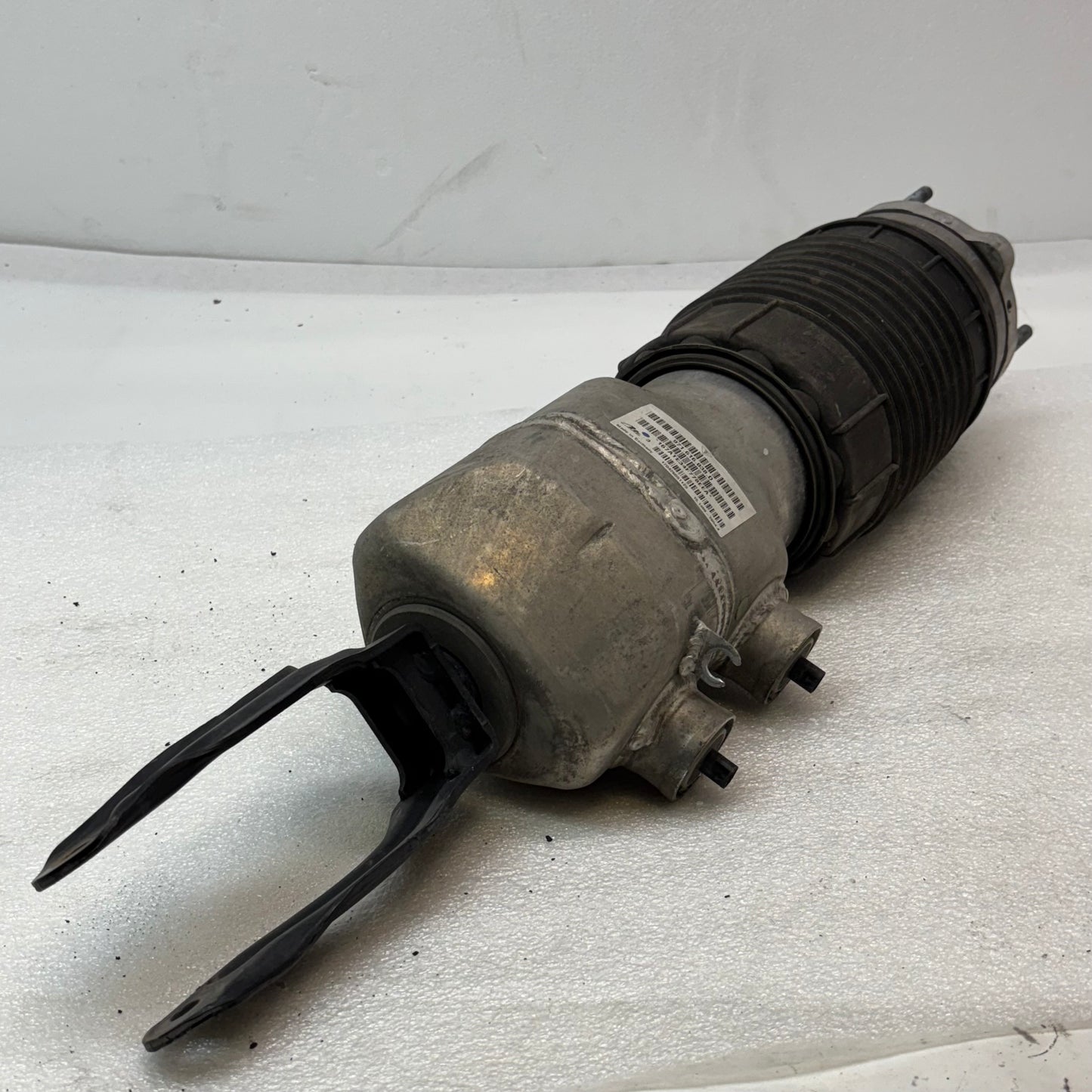 GENUINE 17-22 PORSCHE PANAMERA 971 FRONT AIR SUSPENSION STRUTS SHOCKS