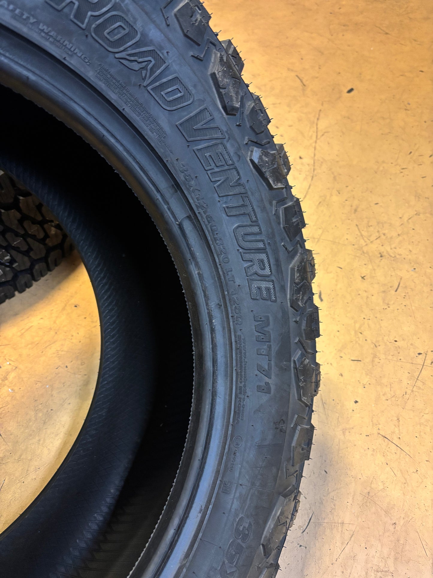 (KSL ONLY) 4 KUMHO ROAD VENTURE MT71 LT 35 12.5 20 125Q LRF 12PLY MUD TERRAIN TIRE 2262553