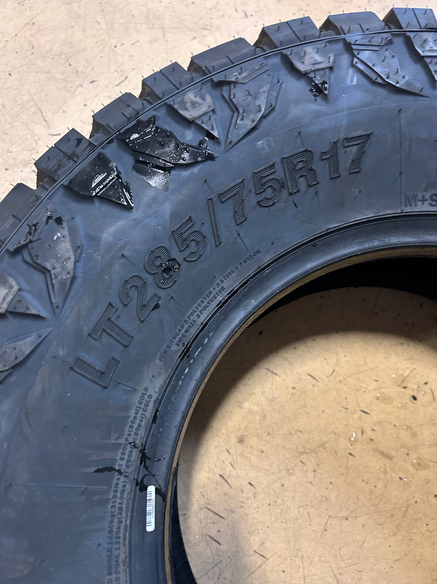 EVOLUXX ROTATOR R/T BSW LT 285 75 17 121/118Q 10PLY RUGGED TIRE 221035259