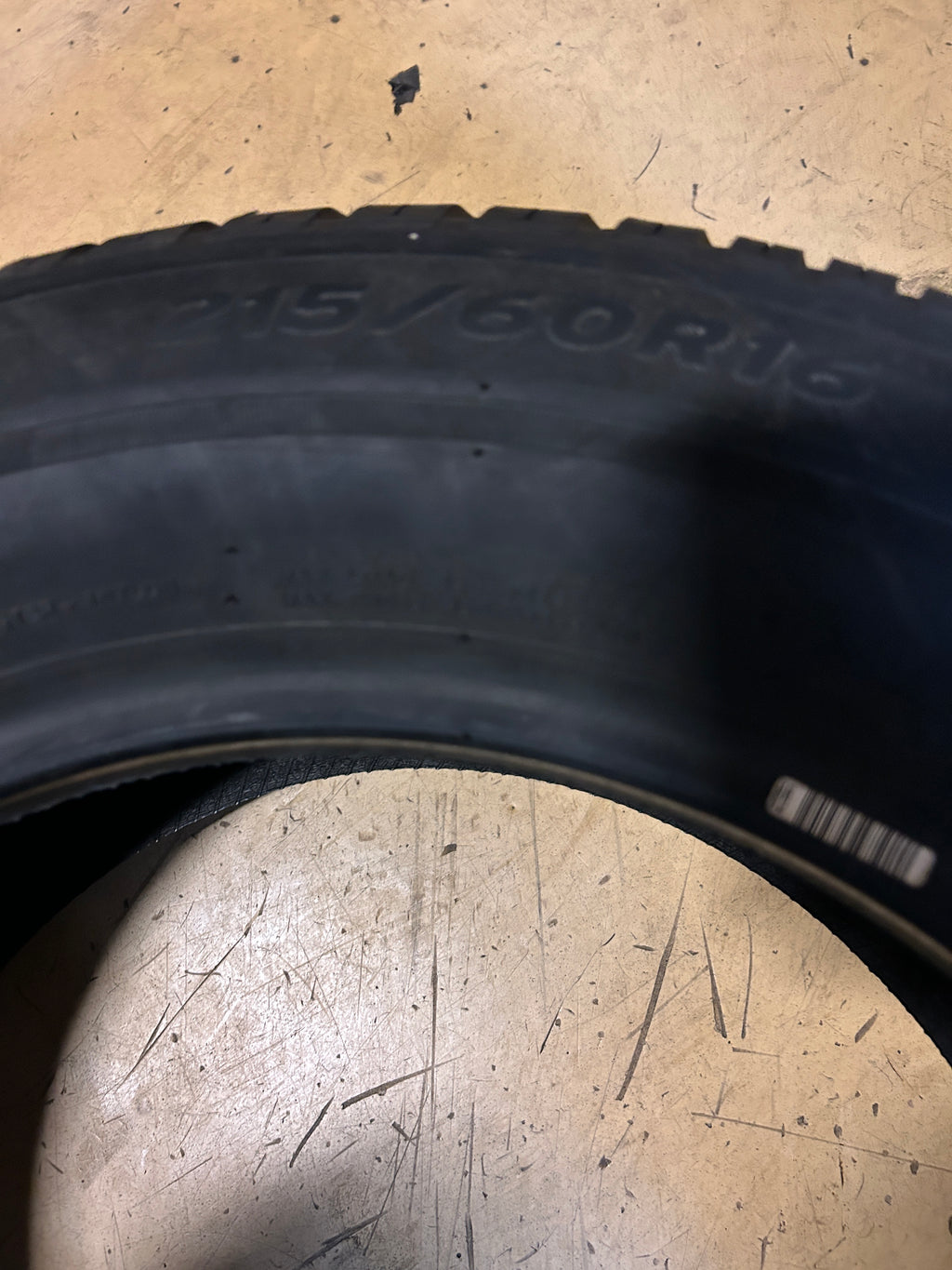 NOS HANKOOK KINERGY 4S2 BSW P 215 60 16 95V ALL WEATHER TIRE 1026994