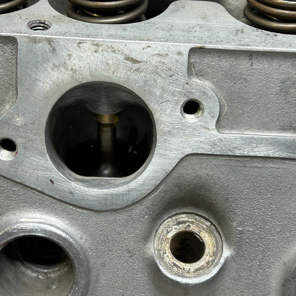 PORSCHE 928 S2 4.7L V8 CYLINDER HEAD MISSING PARTS 9281043483R