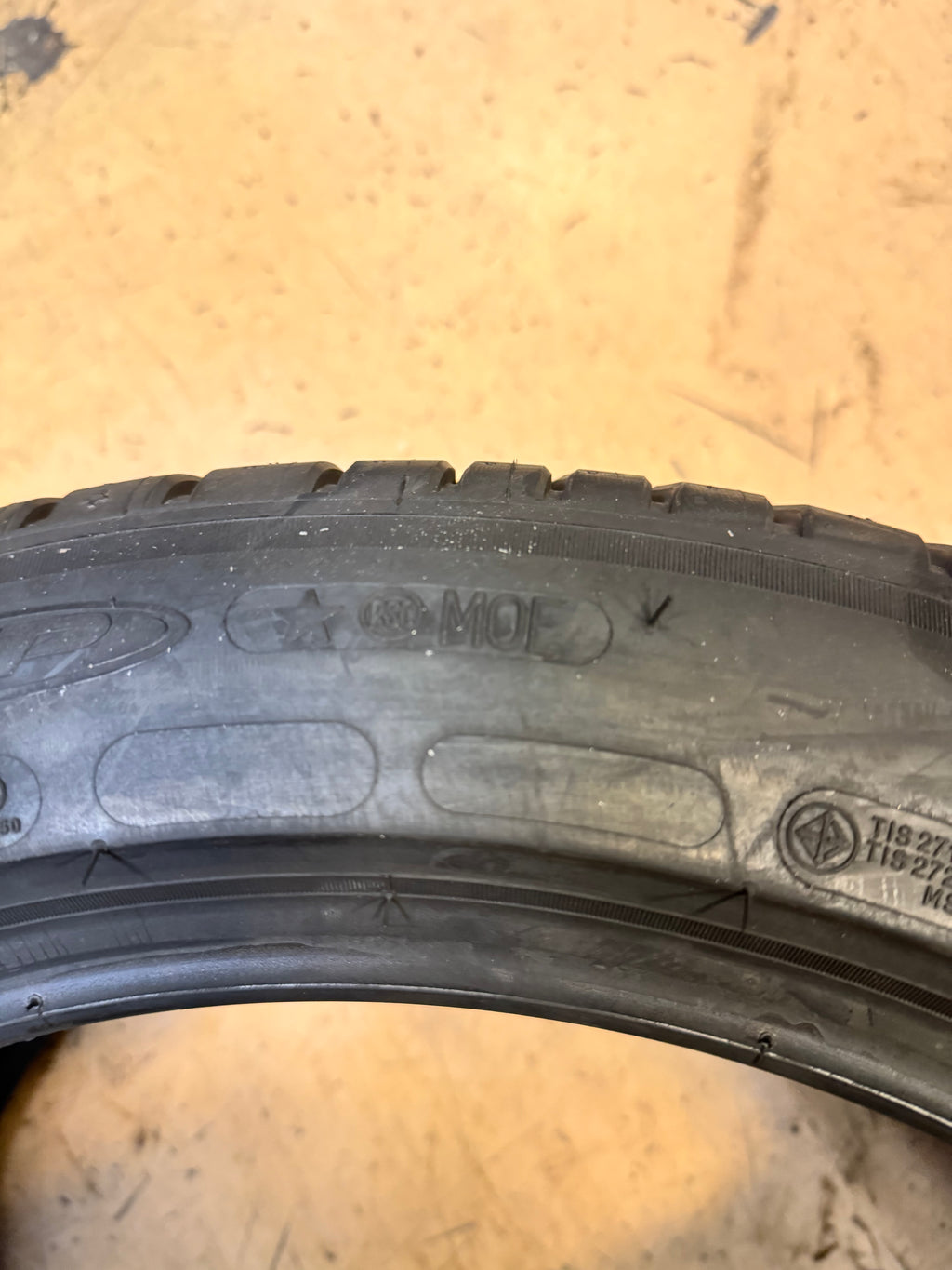 2 NOS MICHELIN PRIMACY 3 ZP RSC (MOE) BSW P 275 40 18 99Y SUMMER TIRE 04935