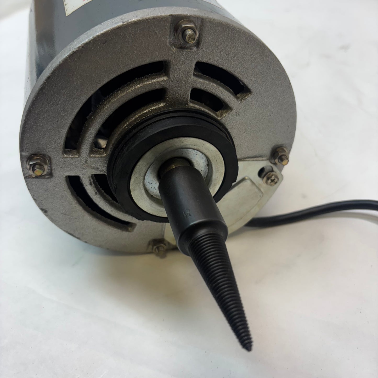 GROBET USA DOUBLE SPINDLE 1/2 HP POLISHING MOTOR 50/60HZ 3450RPM 110V 47.2026