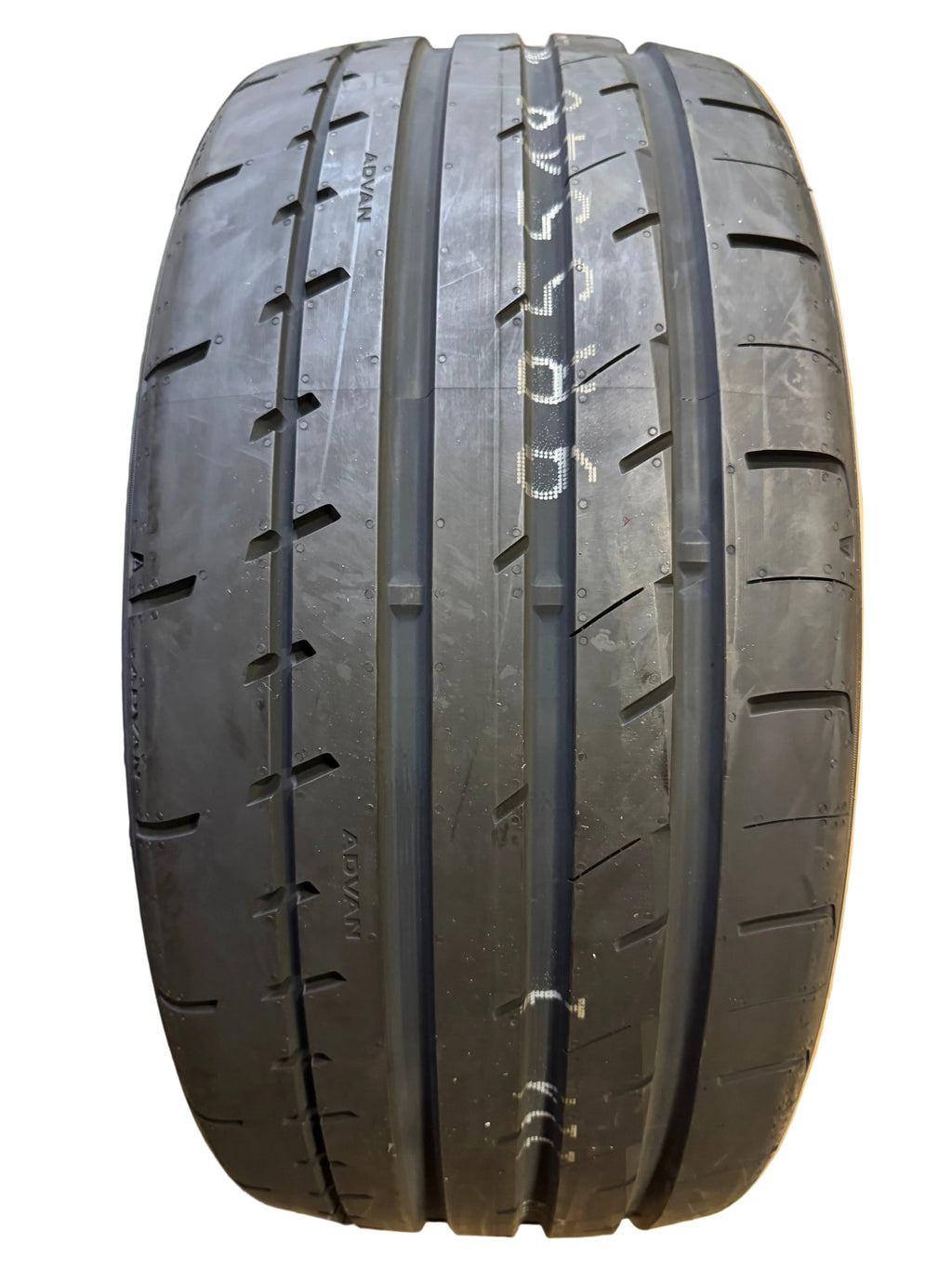 2 NOS YOKOHAMA ADVAN APEX V601 BSW P 245 40 19 98Y XL UHP TIRE 110160122