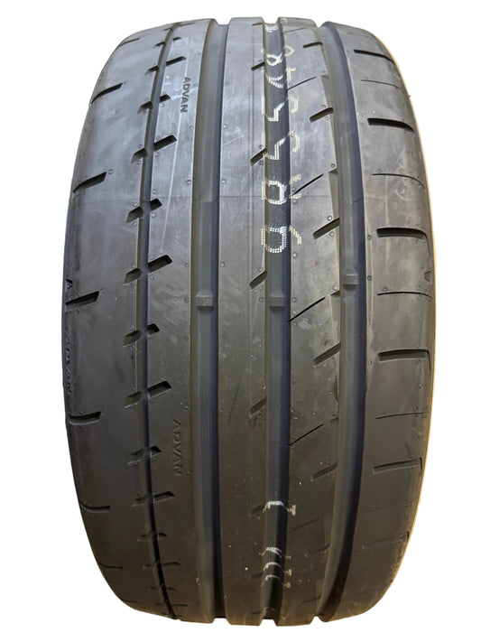 2 NOS YOKOHAMA ADVAN APEX V601 BSW P 245 40 19 98Y XL UHP TIRE 110160122
