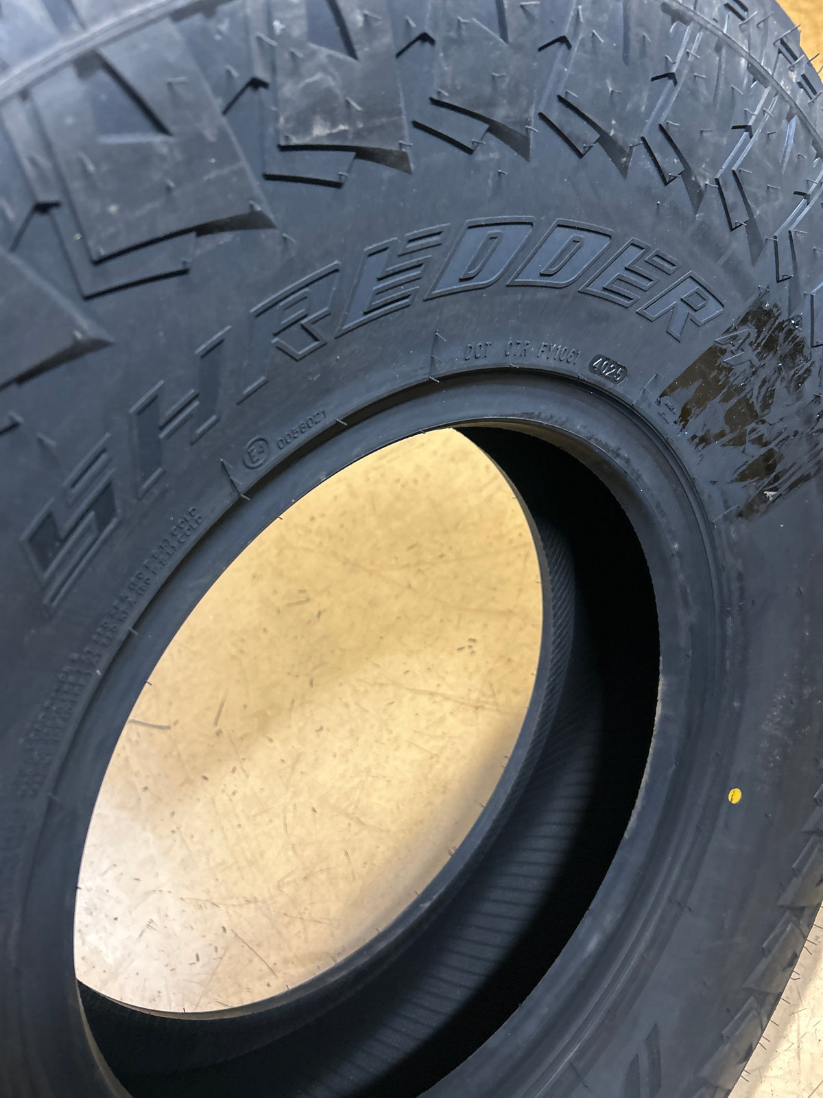 APLUS SHREDDER BSW LT 295 75 16 128/125Q 10PLY ALL TERRAIN TIRE 20001515