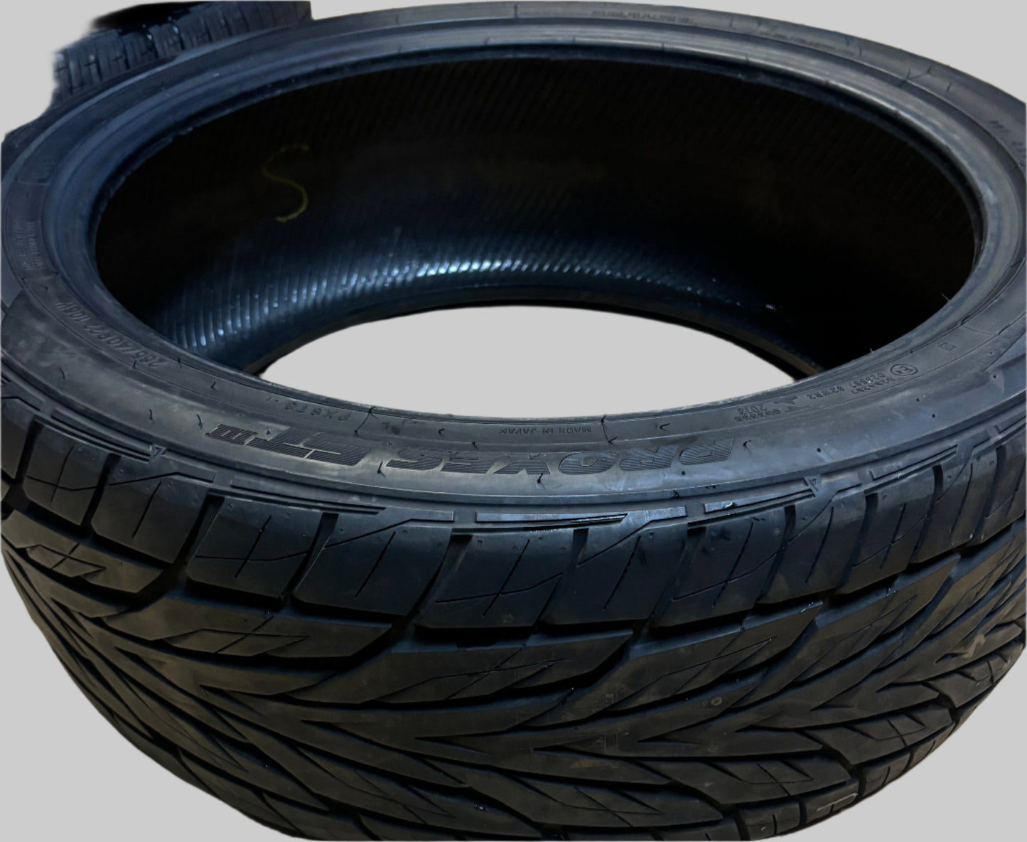 USED 8.5/32” OF 10/32” TOYO PROXES ST III P 265 40 22 106W XL ALL SEASON TIRE 247340