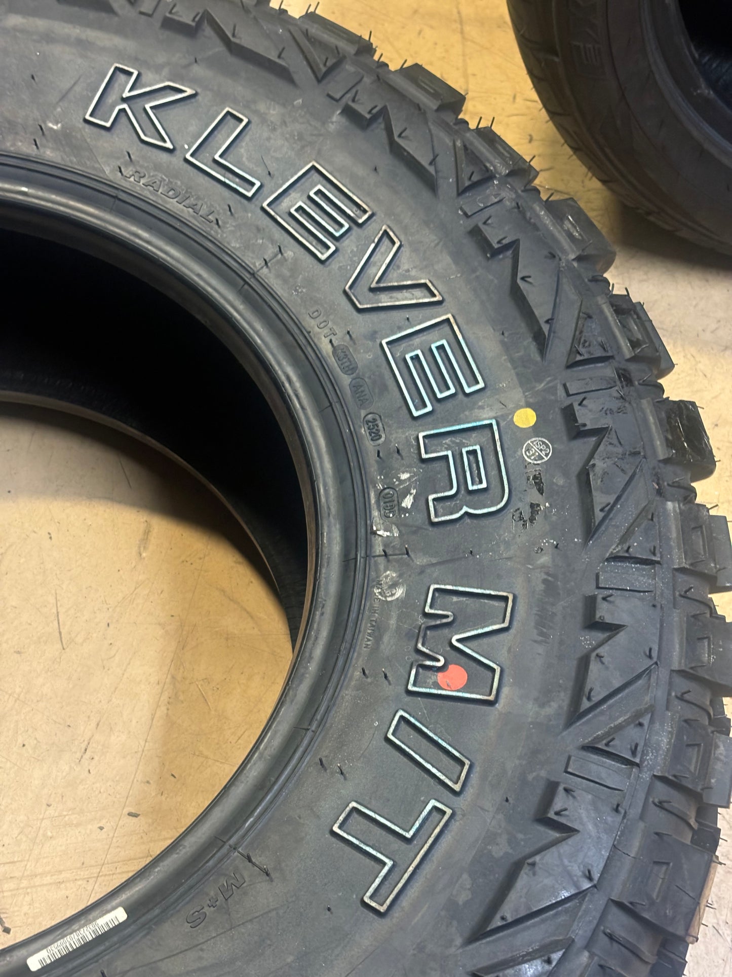 KENDA KLEVER M/T KR29 RWL LT 35 12.5 17 121Q LRE 10 PLY MUD TERRAIN TIRE 290016
