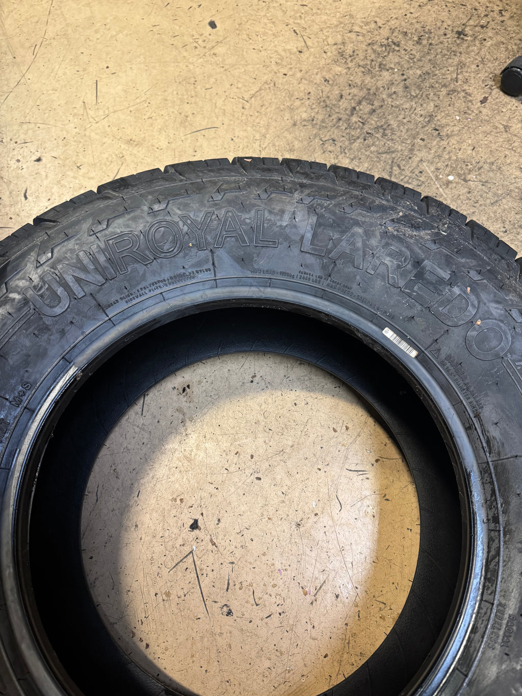UNIROYAL LAREDO BSW P 265 70 16 112T ALL SEASON TIRE 76451