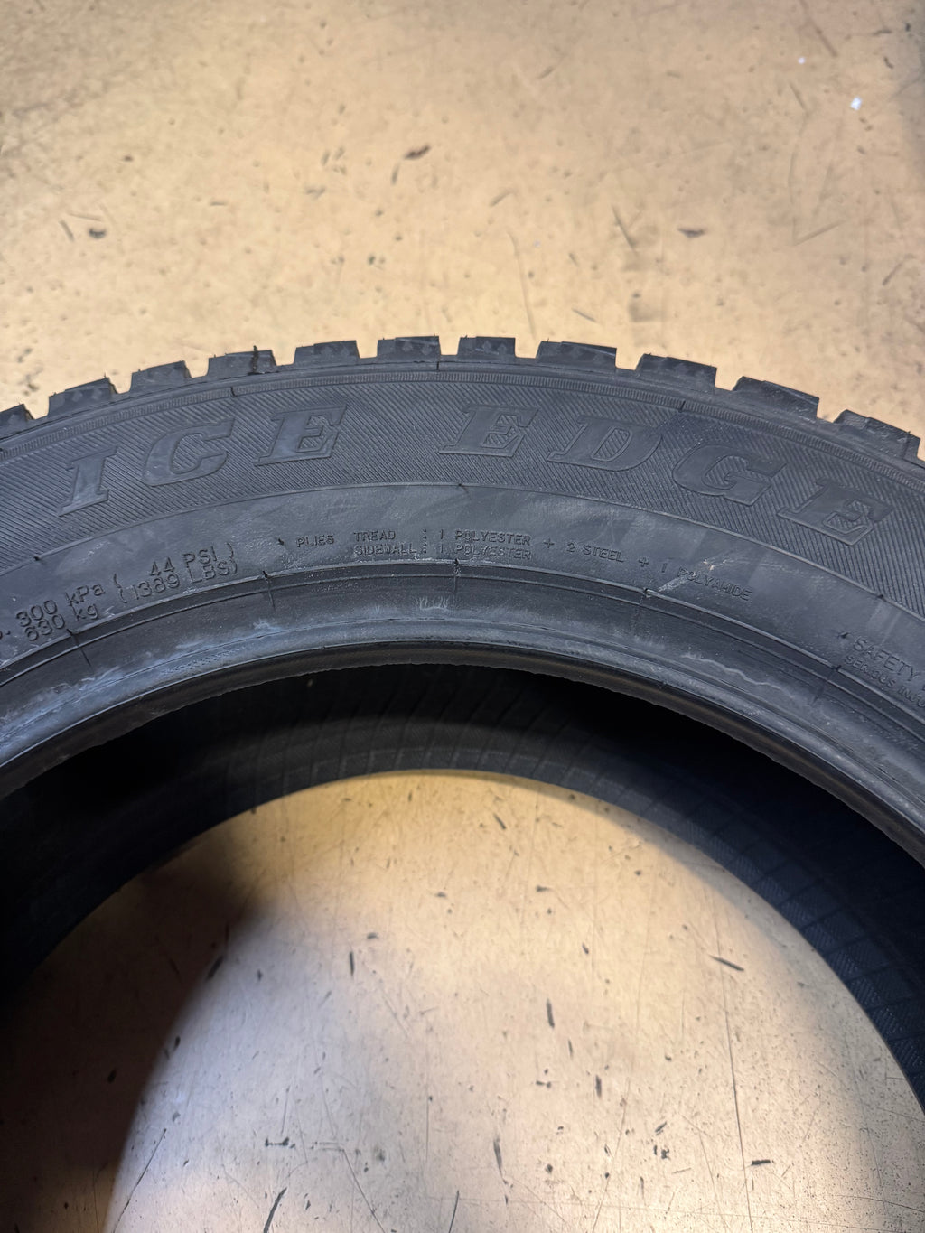 SUMITOMO ICE EDGE BSW P 205 60 16 92T WINTER TIRE EDG18