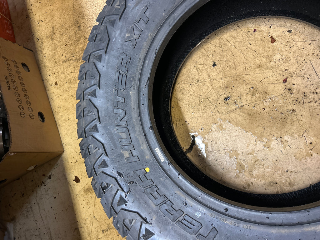 VENOM POWER TERRA HUNTER X/T 2 BSW LT 37 12.50 20 126R Extreme Terrain TIRE VPXT269
