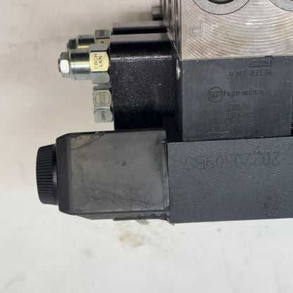 DAMAN HYDRAULIC SOLENOID VALVE ASSEMBLY WITH MANIFOLD DD03P042S