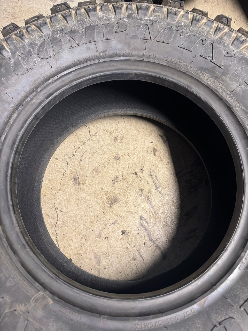 NOS MUD CLAW COMP MTX BSW LT 295 70 17 121/118Q 10PLY MUD TERRAIN TIRE MTX21
