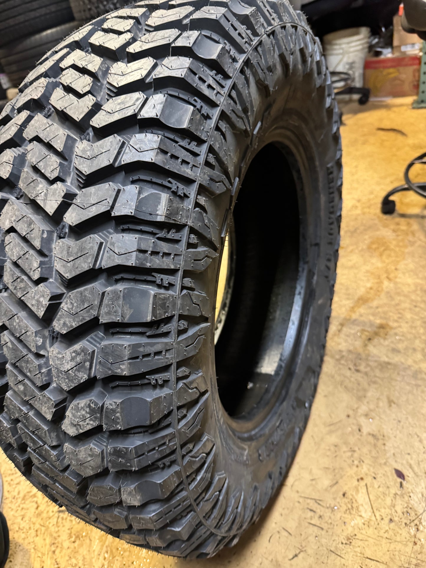 RADAR RENEGADE R/T BSW LT 35 12.5 24 114Q 10PLY RUGGED TERRAIN TIRE RASYTH0099