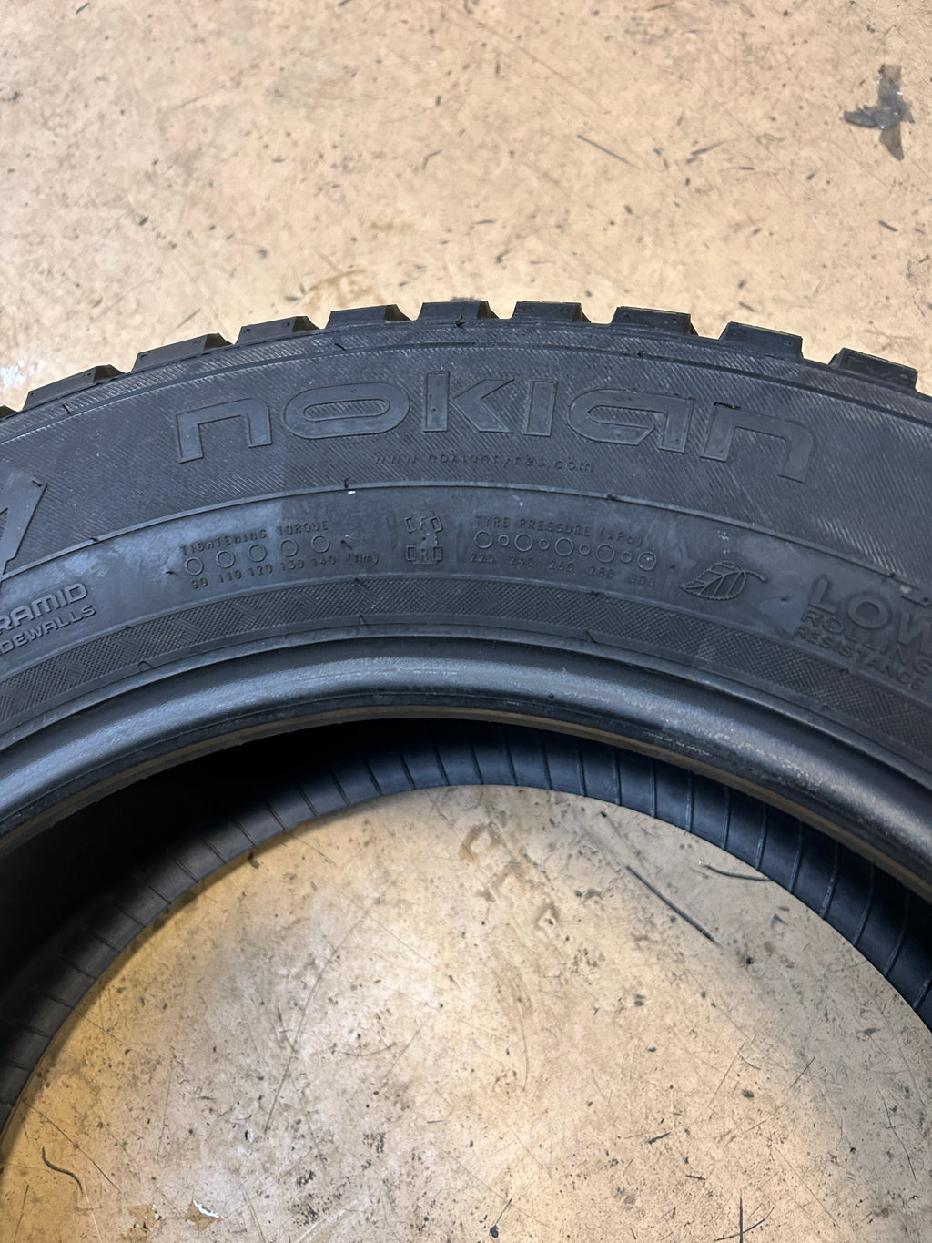 NOKIAN HAKKAPELIITTA 8 SUV BSW P 225 60 17 103T XL WINTER TIRE T32089