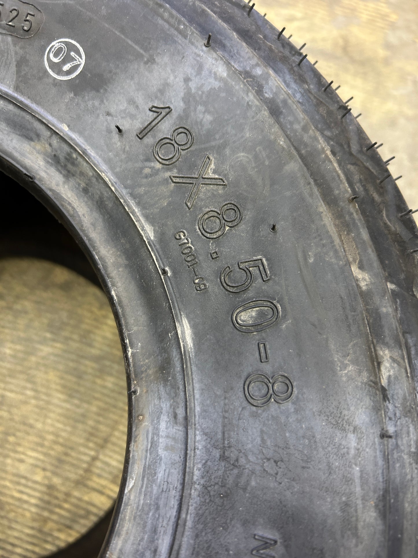 GREEN SAVER G7001 BSW  18 8.5 8 4PLY GOLF TIRE G8852Y