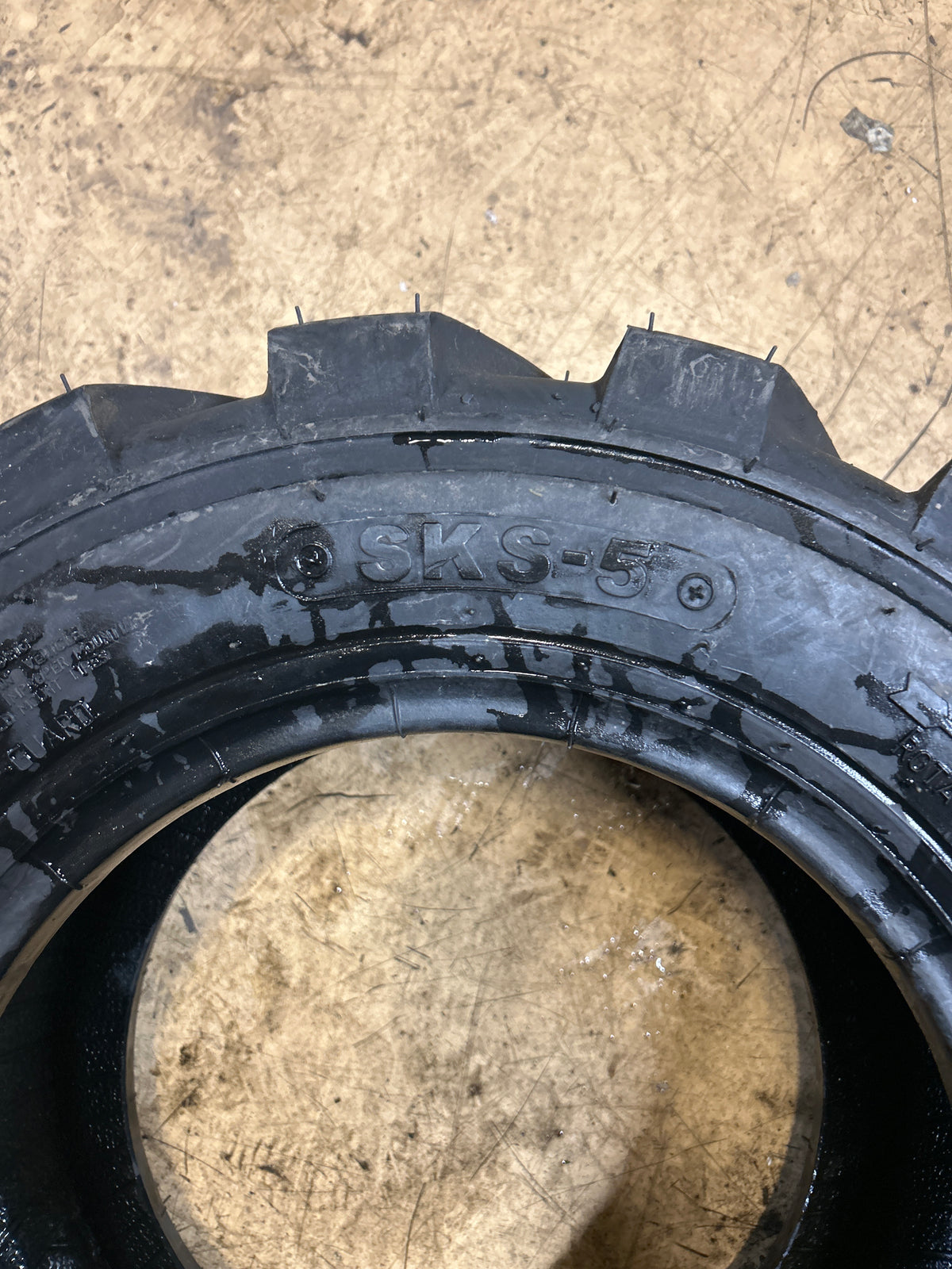 FORERUNNER SKS-5 BSW 23 8.5 12 6PLY SKID STEER TIRE FRSKS5238512