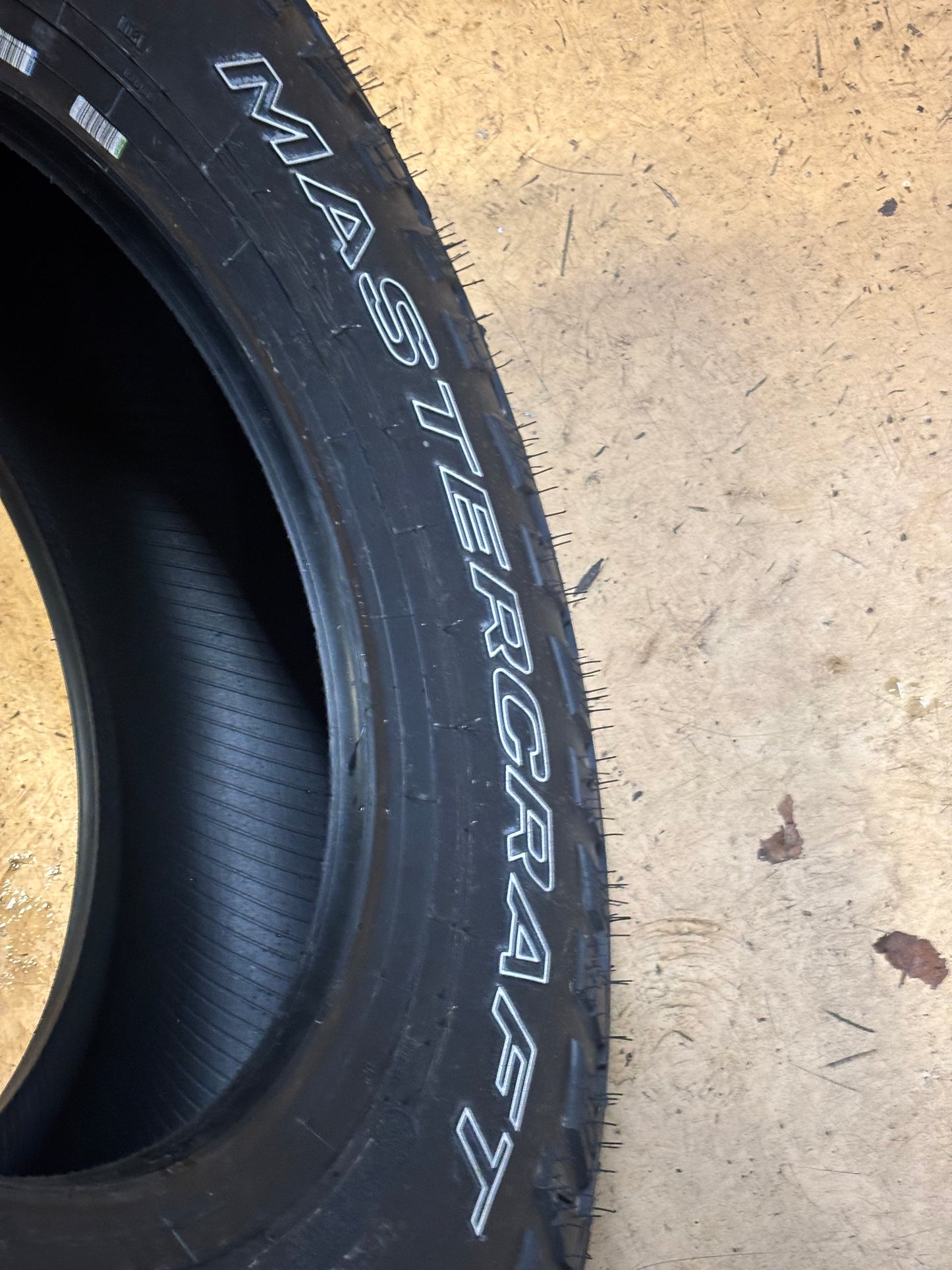 MASTERCRAFT COURSER MXT RWL LT 265 75 16 123/120Q LRE 10PLY MUD TERRAIN TIRE 175034009