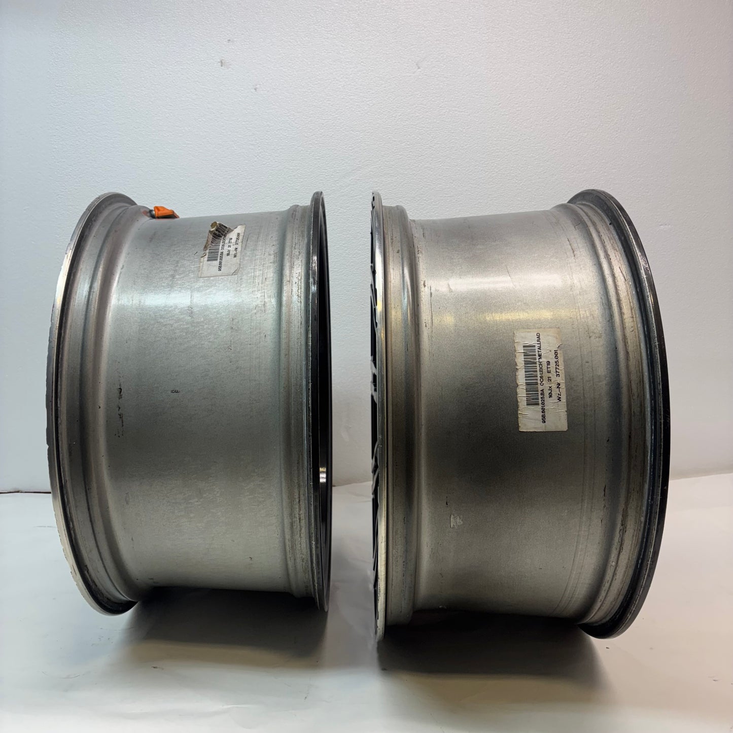 GENUINE PORSCHE MACAN 21 INCH STAGGERED SET F:21X9 ET26 R:21X10 ET26 WHEELS