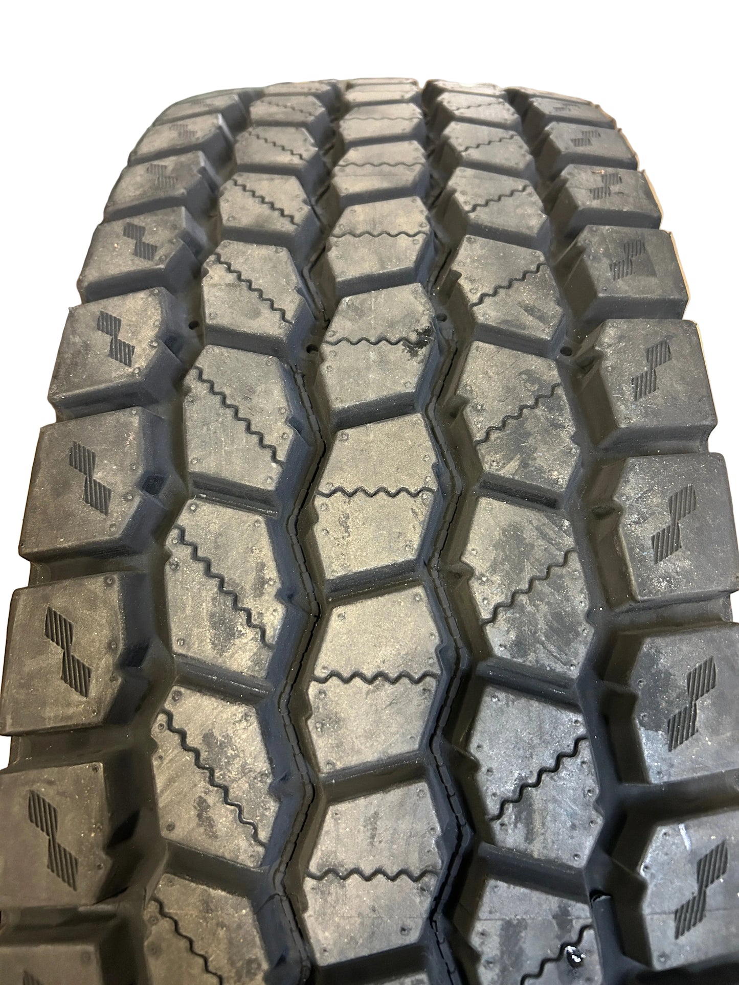 DELINTE DL-OSD-R01 BSW 245 70 19.5 133/131L 14PLY DRIVE TIRE 841623152888