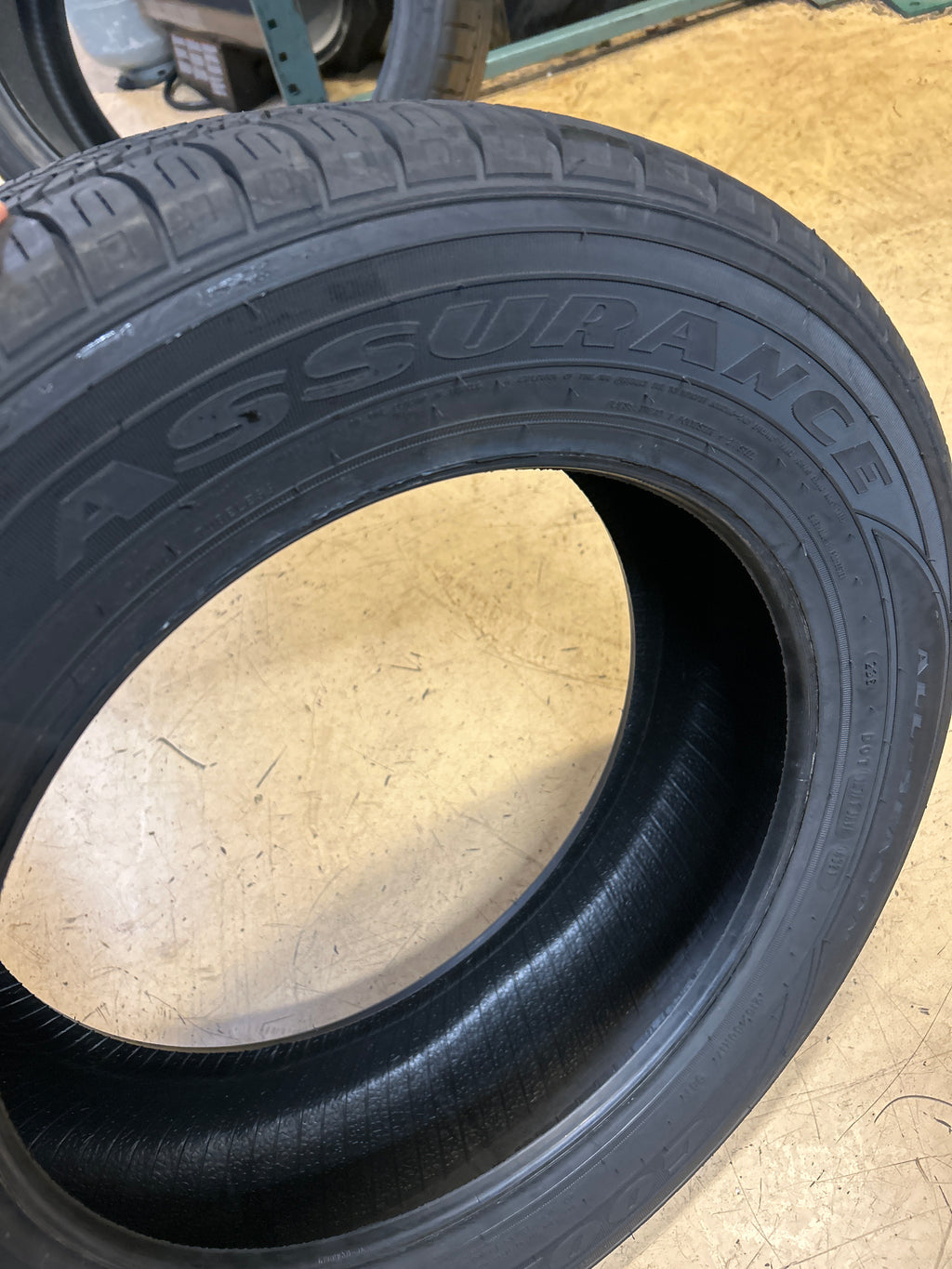 GOODYEAR ASSURANCE BSW P 215 60 17 96T SL ALL SEASON TIRE 407348374