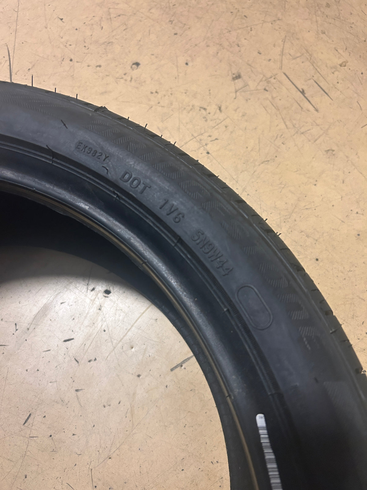 BRIDGESTONE POTENZA RE97AS-02 BSW P 225 40 18 92H XL ALL SEASON TIRE 003195