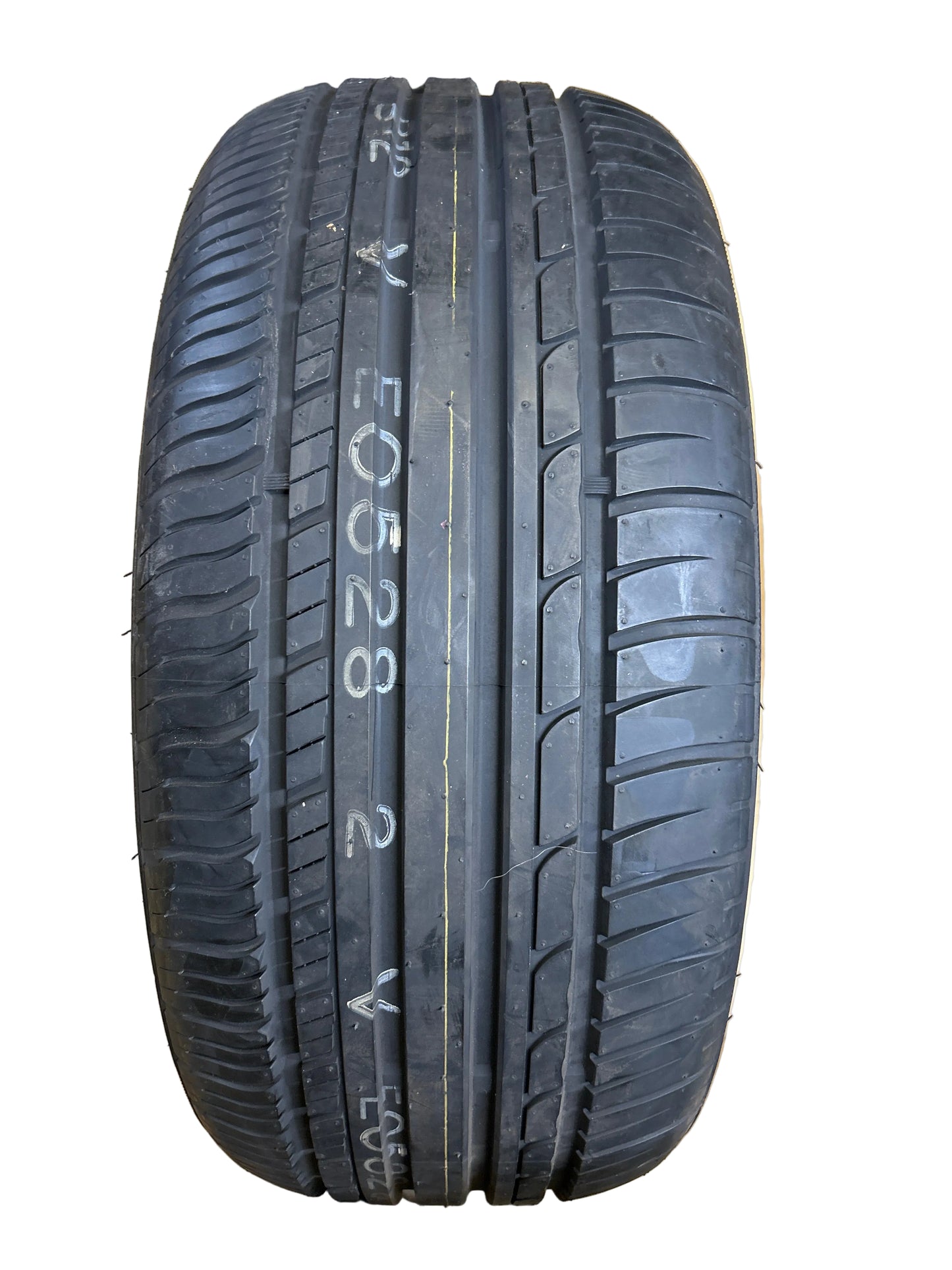 NOS 2 FEDERAL COURAGIA F/X BSW P 255 40 20 101Y XL HIGHWAY TIRE 40EL0A
