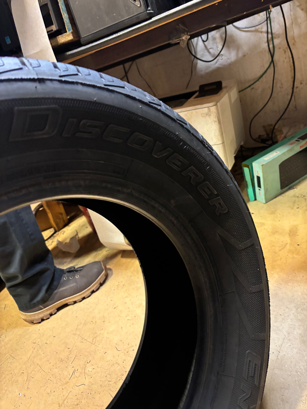 COOPER DISCOVERER ENDURAMAX P 215 70 16 100H SL ALL SEASON TIRE 166226007