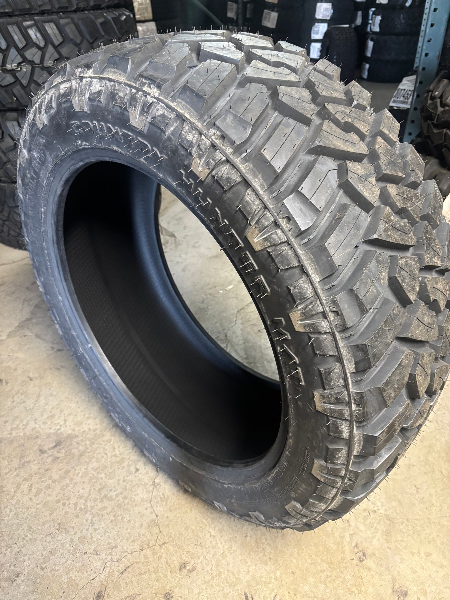 FURY COUNTRY HUNTER M/T II BSW LT  37 13.5 24 124Q LRF 12PLY MUD TERRAIN  TIRE FCHIIF37135024A