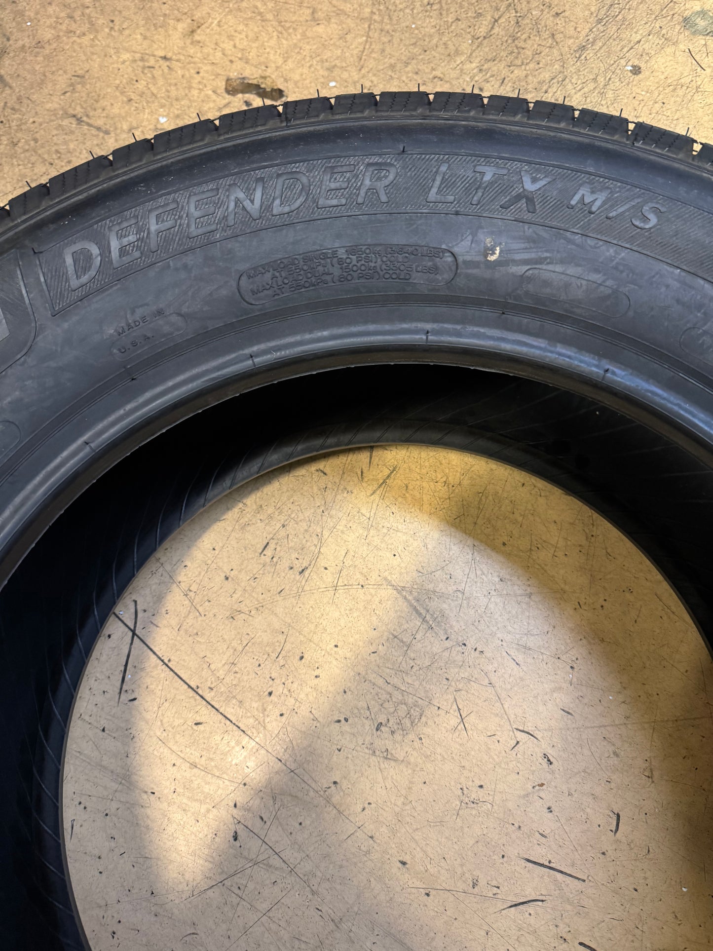 MICHELIN DEFENDER LTX M/S BSW LT 285 60 20 125/122R 10PLY ALL SEASON TIRE 21239
