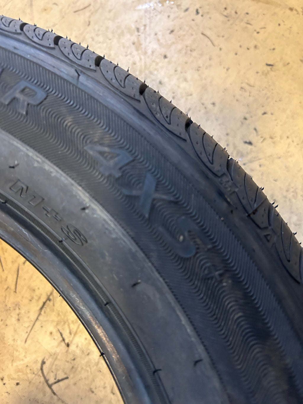 SOLAR 4XS BSW P 185 65 14 85H ALL SEASON TIRE SLR62