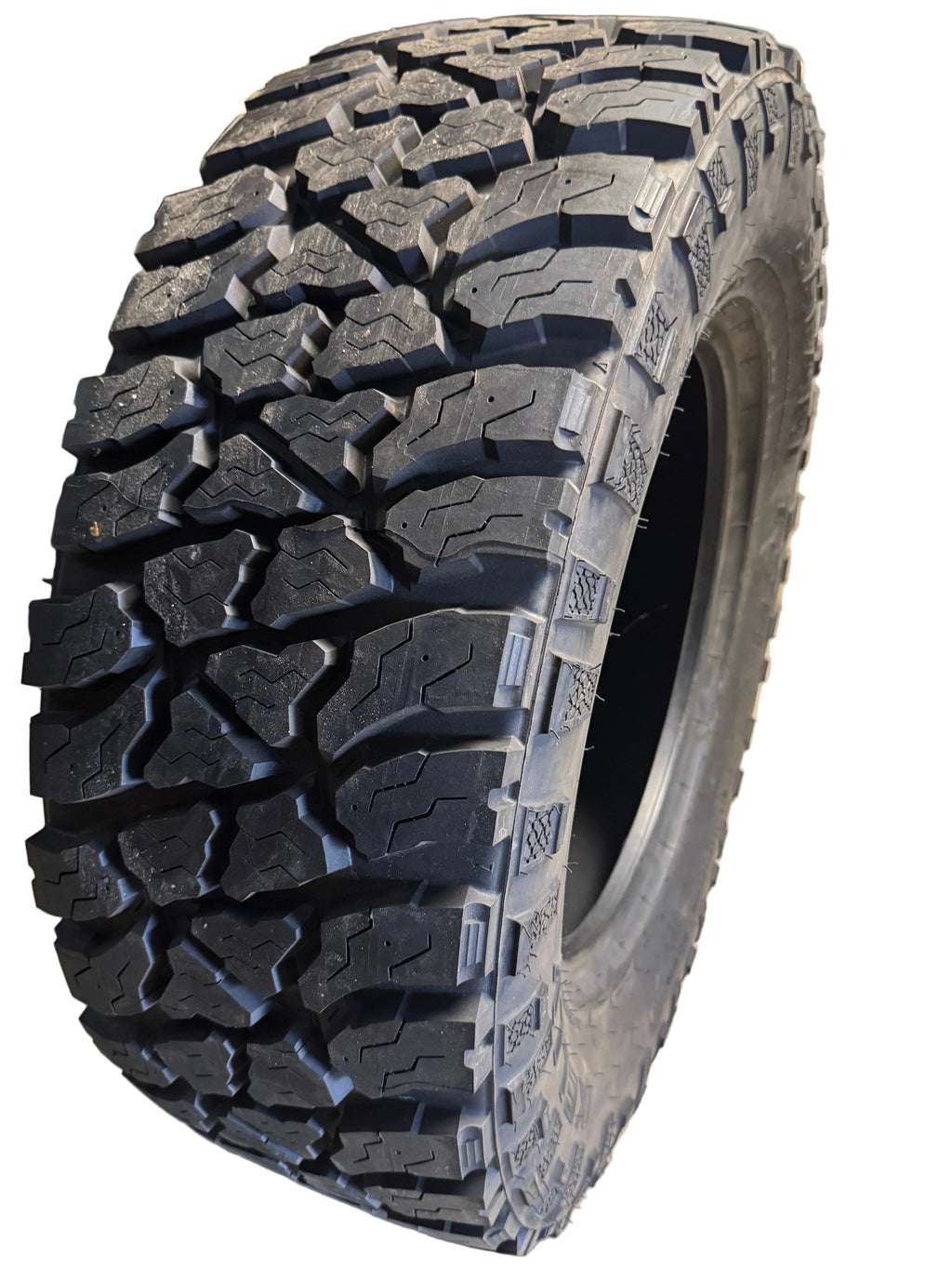 NOS KELLY SAFARI TSR BSW LT 285 65 18 125/122Q 10PLY ALL TERRAIN TIRE 357015298