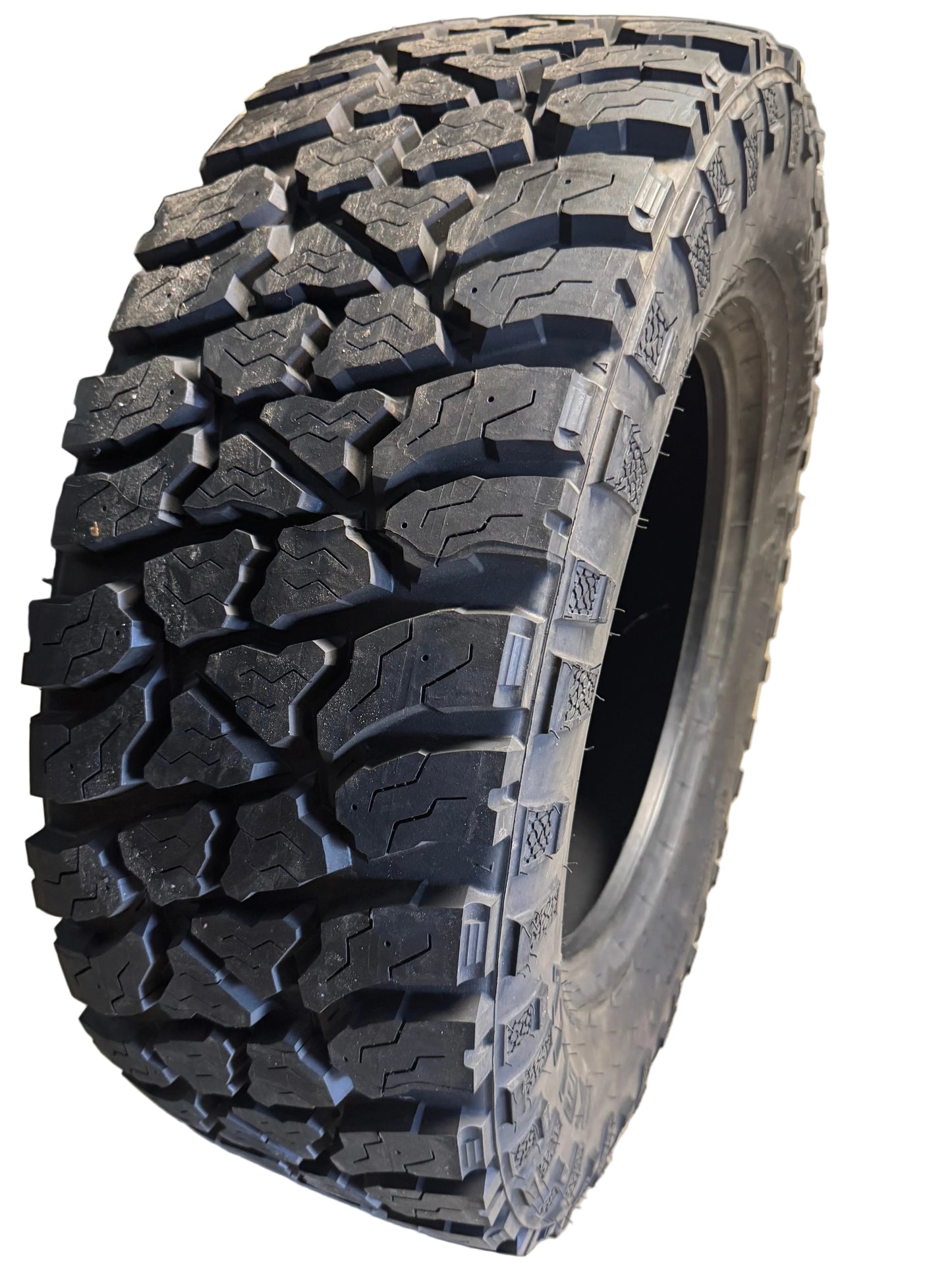 NOS KELLY SAFARI TSR BSW LT 285 65 18 125/122Q 10PLY ALL TERRAIN TIRE 357015298