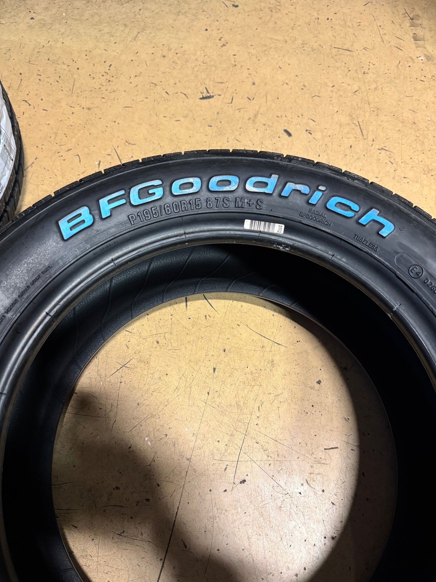 BFGOODRICH RADIAL T/A RWL P 195 60 15 87S ALL SEASON TIRE 96408